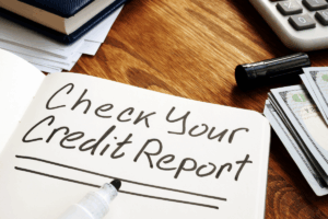 Resultado de reparación de crédito del cliente con puntaje FICO máximo